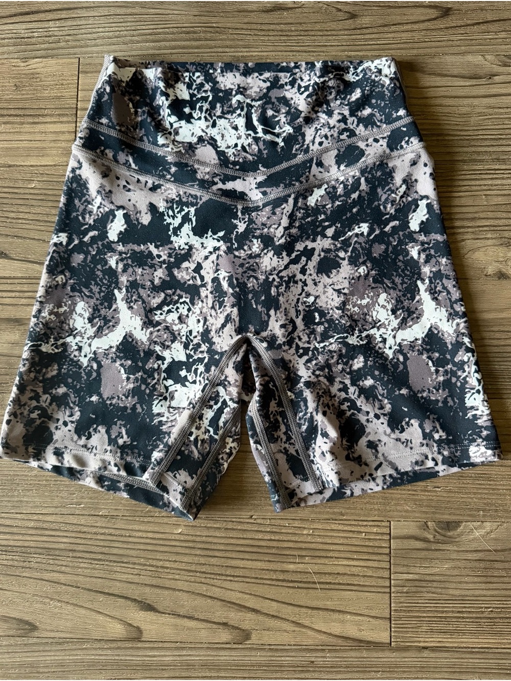 Vitality High-Waist Marble-Print Women’s Shorts - Black & Cream